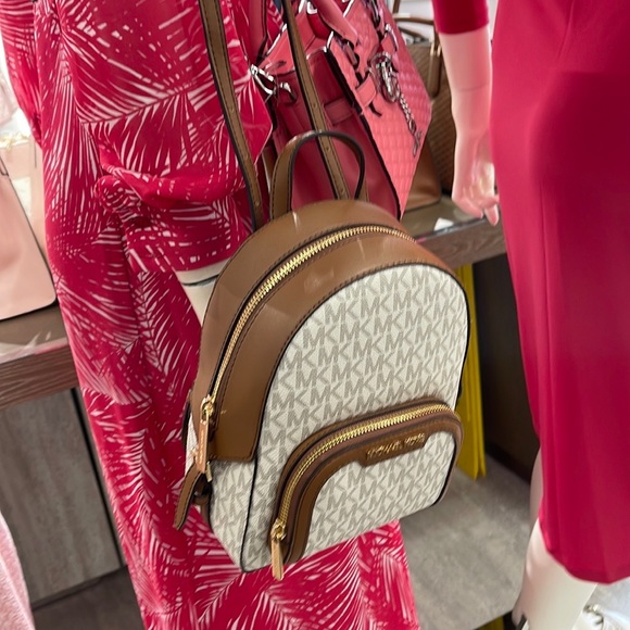 Michael Kors Ladies Backpack Bag Jaycee XS Conv Zip Backpack Vanilla - Picture 14 of 16